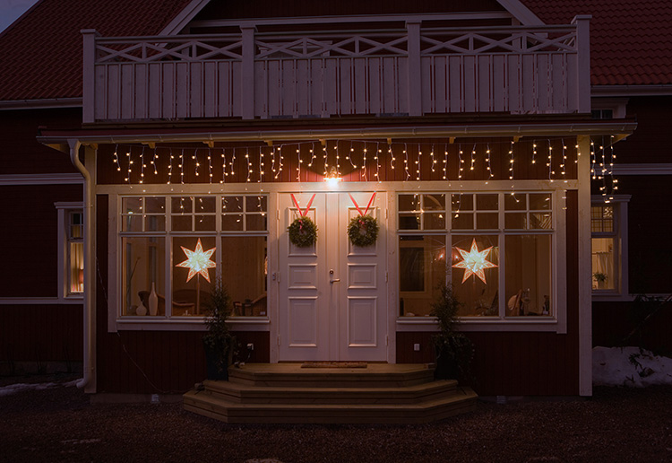 Julmysigt med fasadbelysning från Clas Ohlson